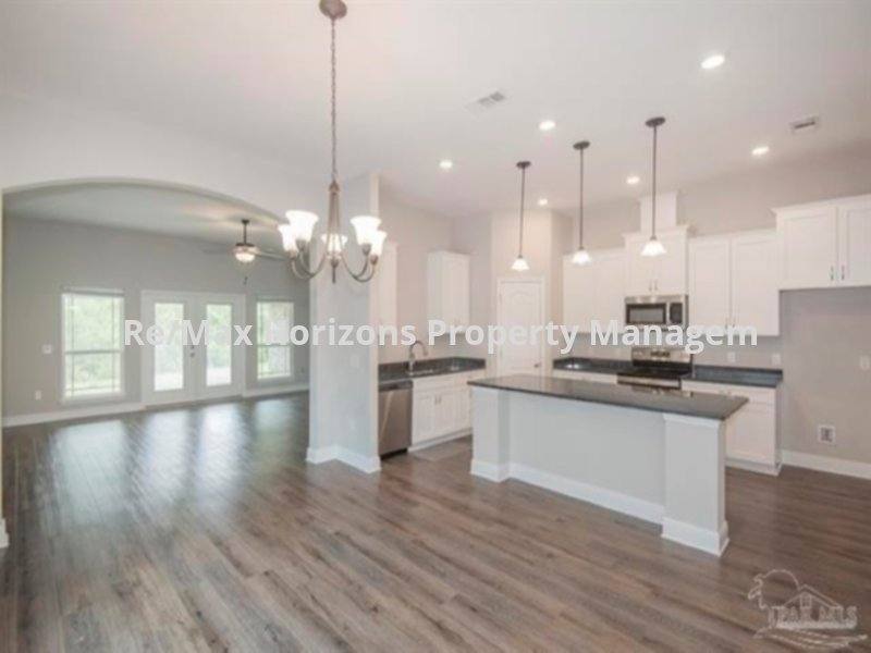 House for rent at 5746 Dunridge Dr, Milton, FL 32571