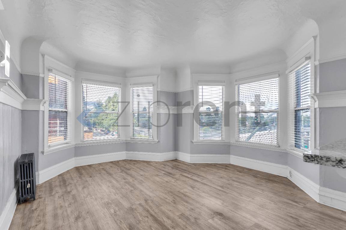 Apartment for rent at 680 14th St #204, Oakland, CA 94612