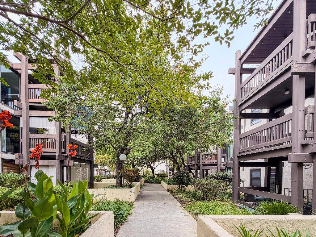 Apartment for rent at 7742 Redlands St #H1030, Playa Del Rey, CA 90293