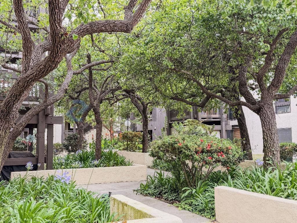 Apartment for rent at 7742 Redlands St #H1030, Playa Del Rey, CA 90293