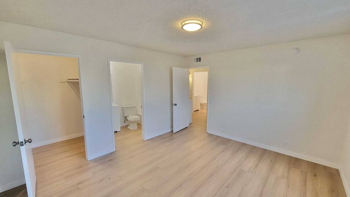 Apartment for rent at 11017 Hartsook St #112, North Hollywood, CA 91601