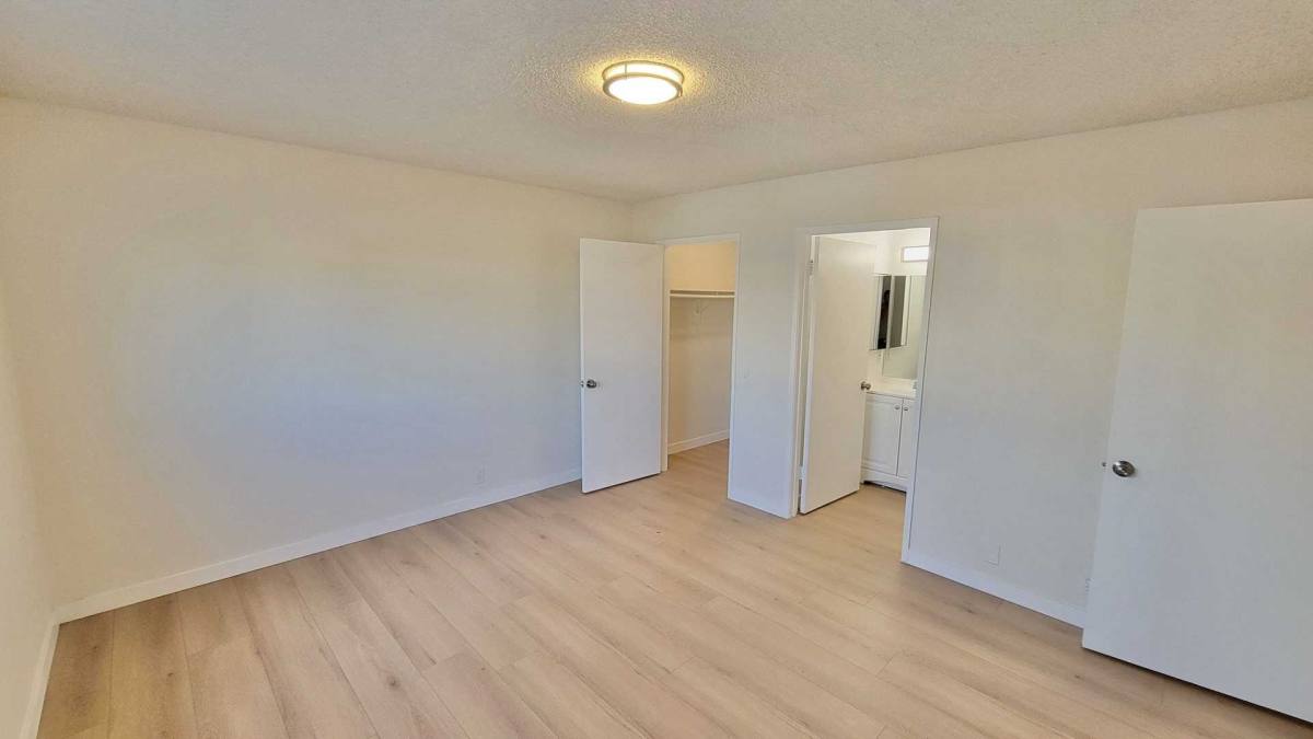 Apartment for rent at 11017 Hartsook St #112, North Hollywood, CA 91601