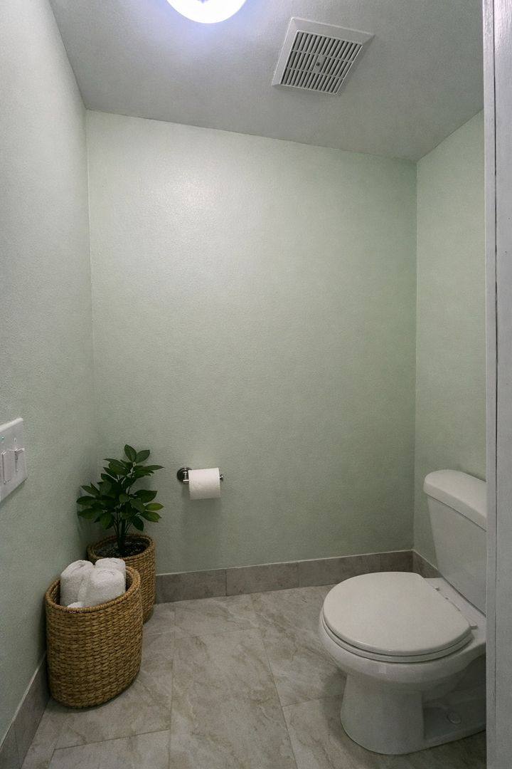 Apartment for rent at 2325 E Shaw Ave, Fresno, CA 93710