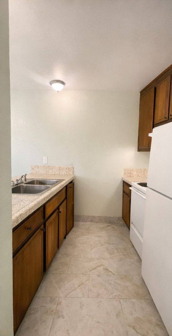 Apartment for rent at 2325 E Shaw Ave, Fresno, CA 93710
