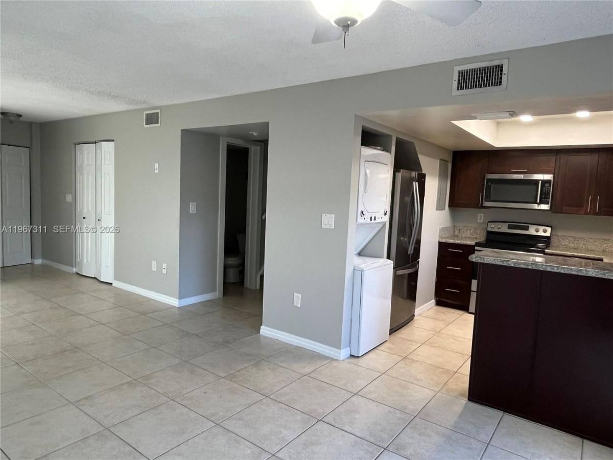 Townhouse for rent at 5150 Lake Loop Rd, Fort Lauderdale, FL 33330