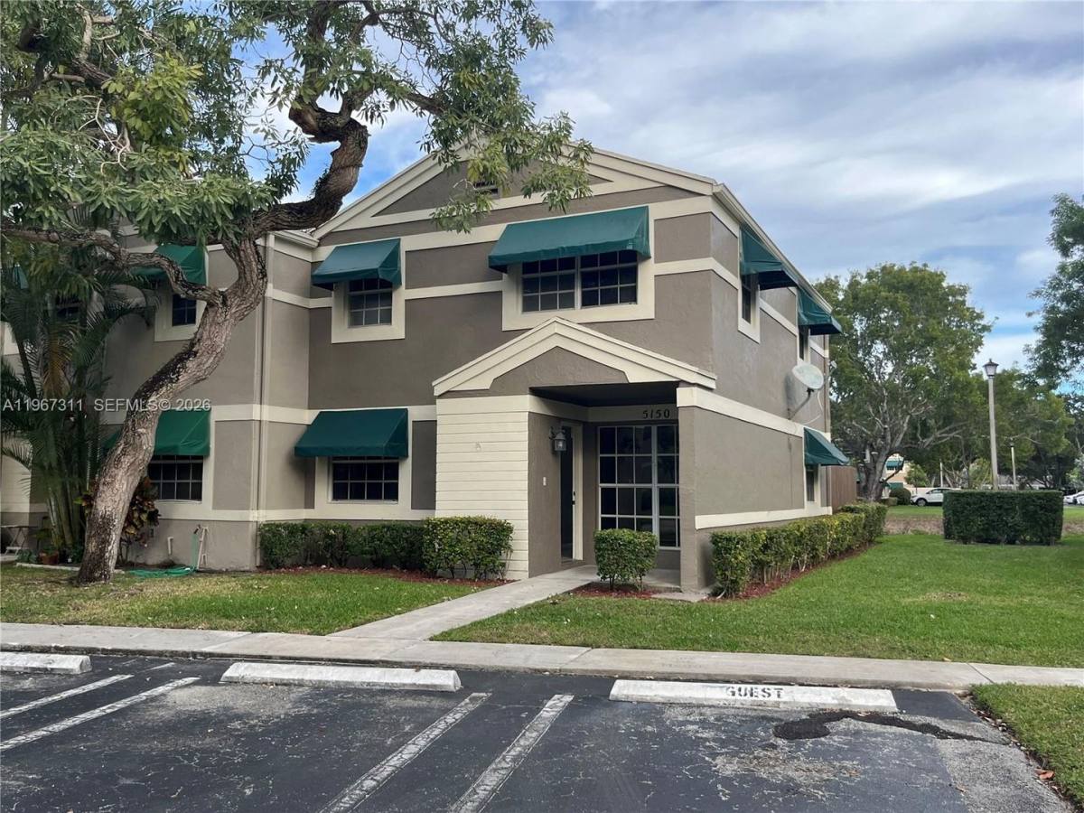 Townhouse for rent at 5150 Lake Loop Rd, Fort Lauderdale, FL 33330