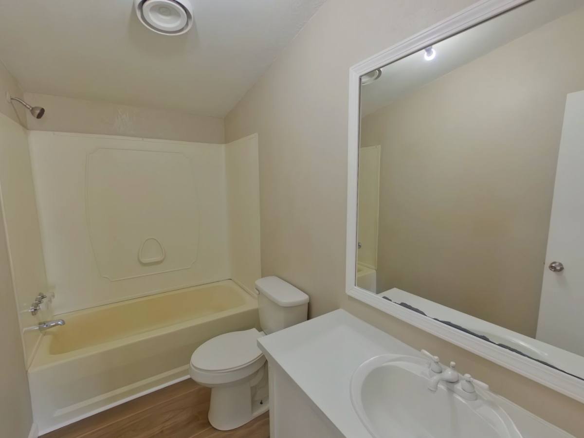 House for rent at 2320 E Macarthur Rd, Wichita, KS 67216