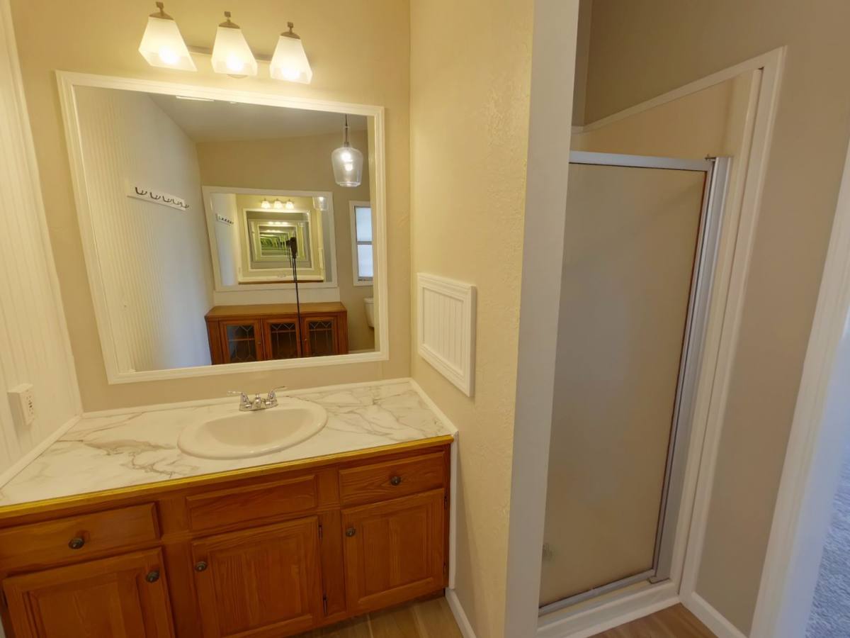 House for rent at 2320 E Macarthur Rd, Wichita, KS 67216