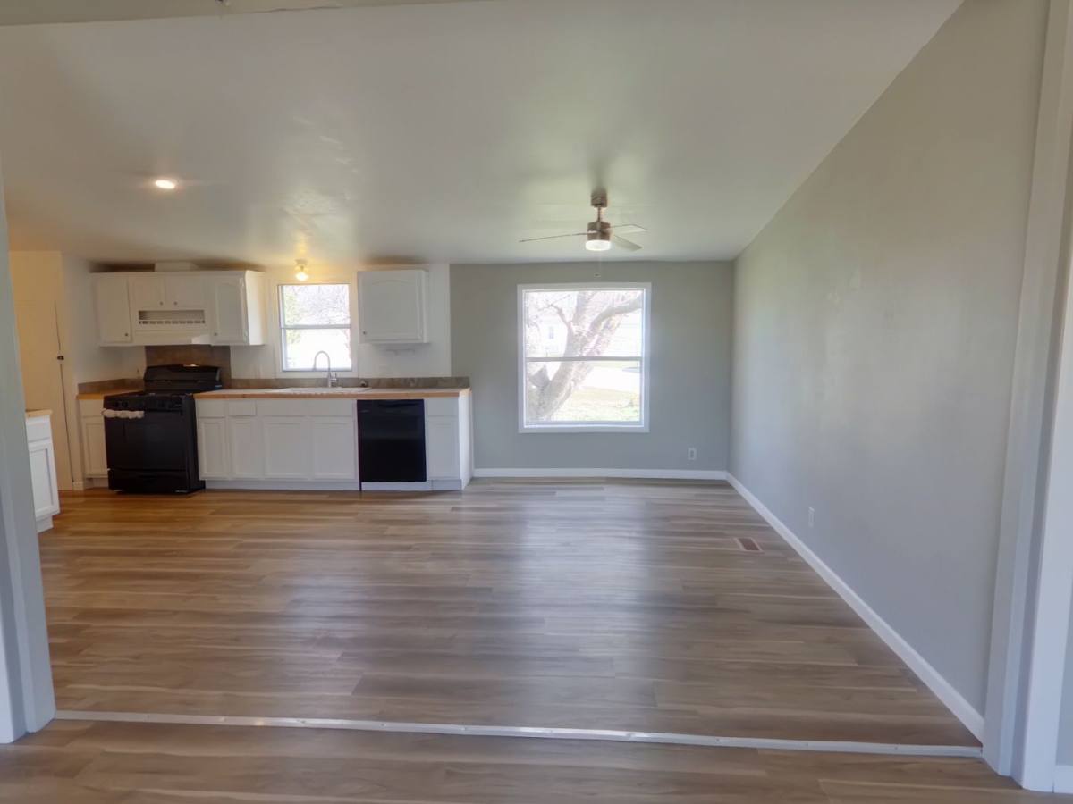 House for rent at 2320 E Macarthur Rd, Wichita, KS 67216
