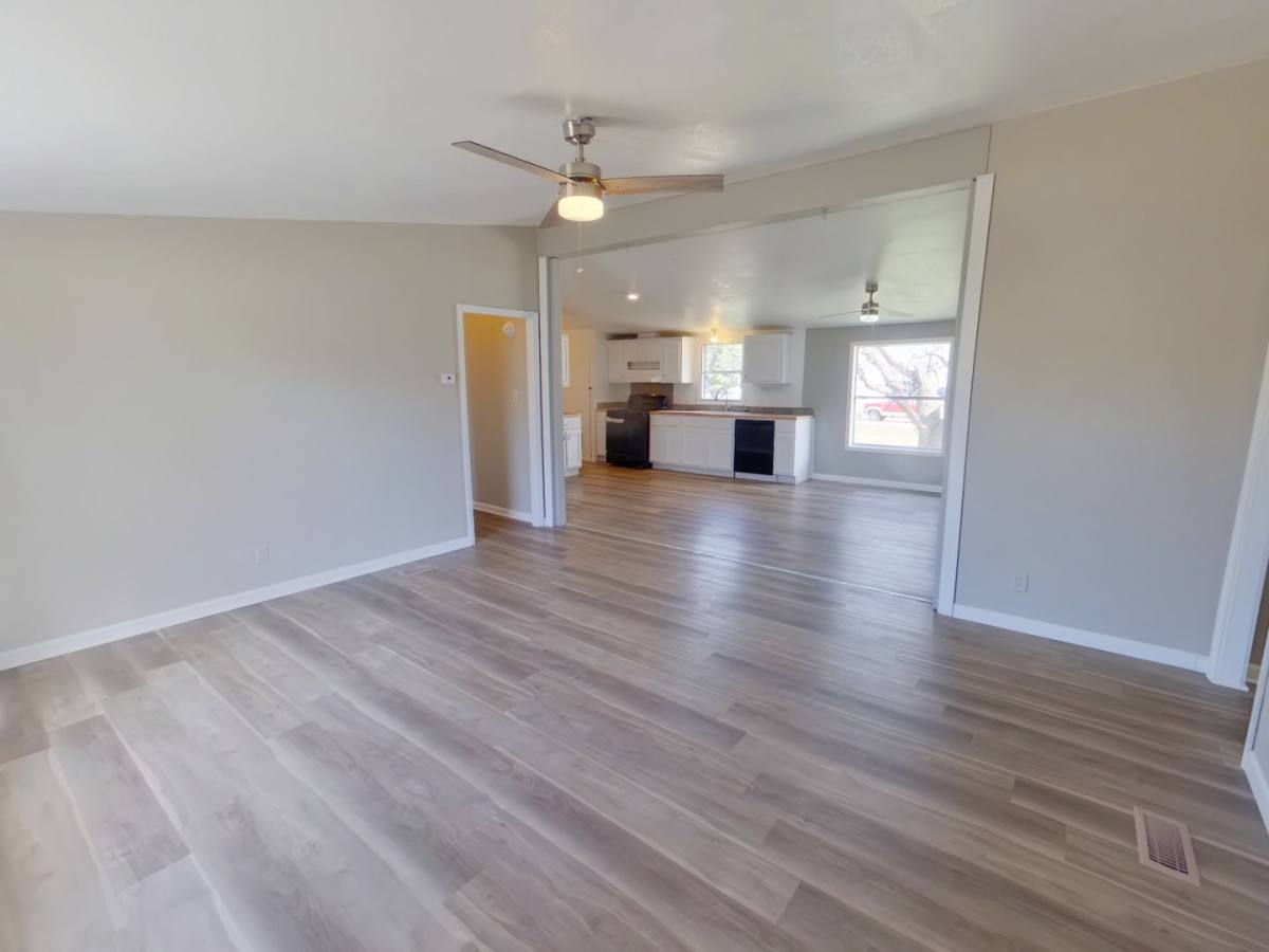 House for rent at 2320 E Macarthur Rd, Wichita, KS 67216