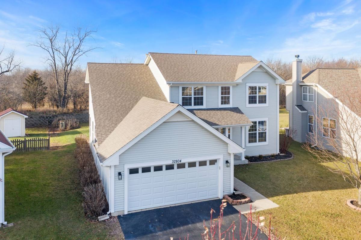 House for rent at 32804 Bending Creek Rd, McHenry, IL 60051