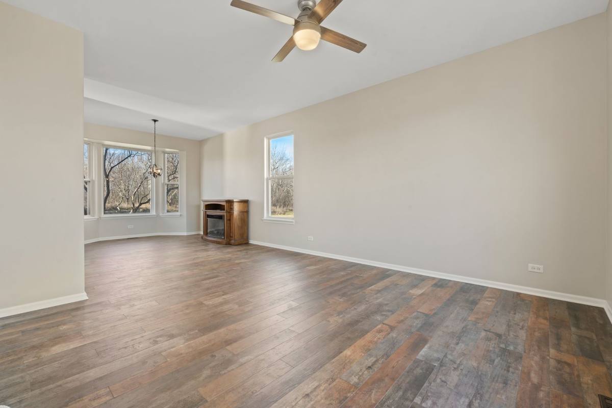 House for rent at 32804 Bending Creek Rd, McHenry, IL 60051