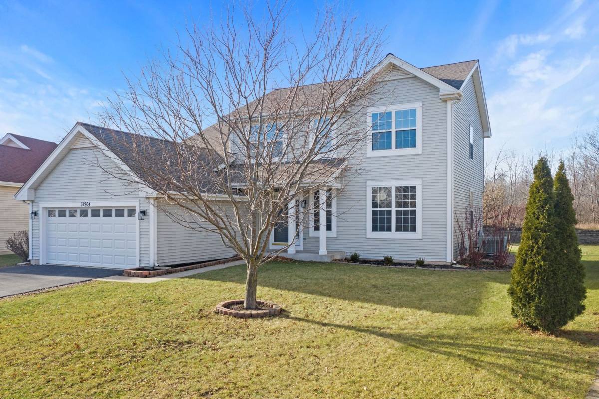 House for rent at 32804 Bending Creek Rd, McHenry, IL 60051
