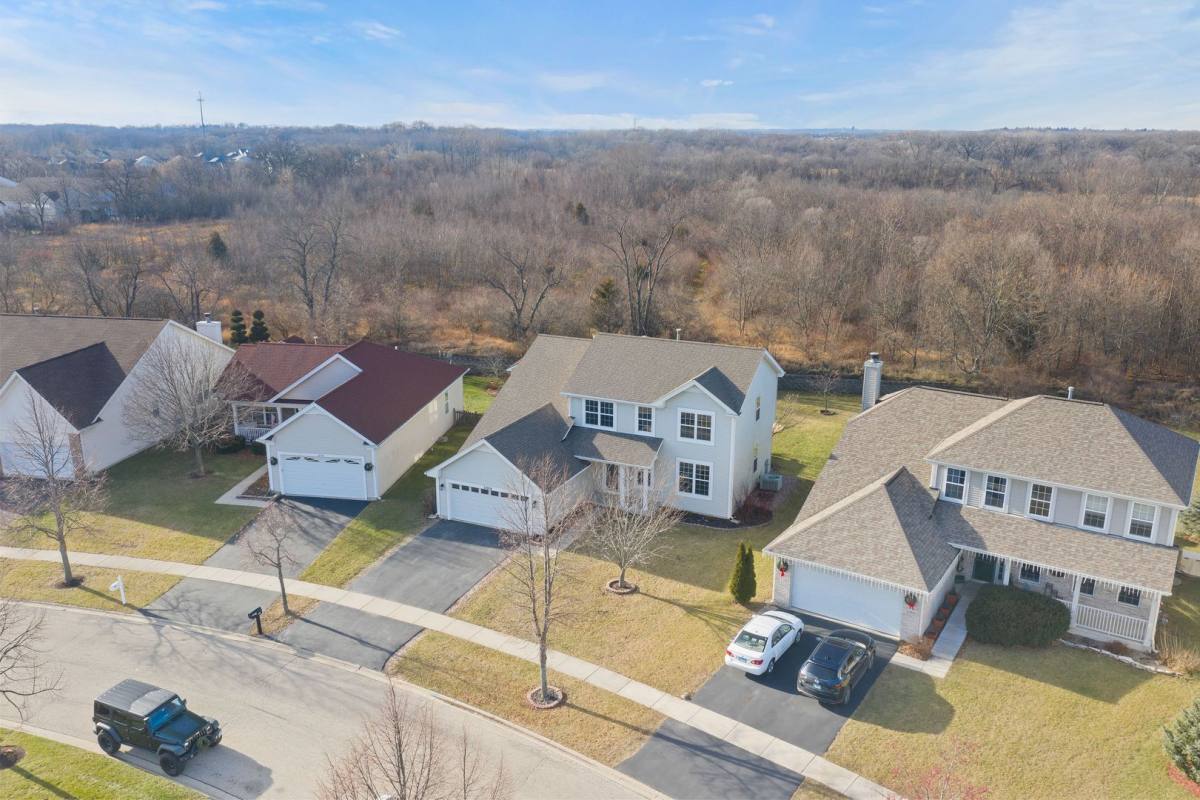 House for rent at 32804 Bending Creek Rd, McHenry, IL 60051