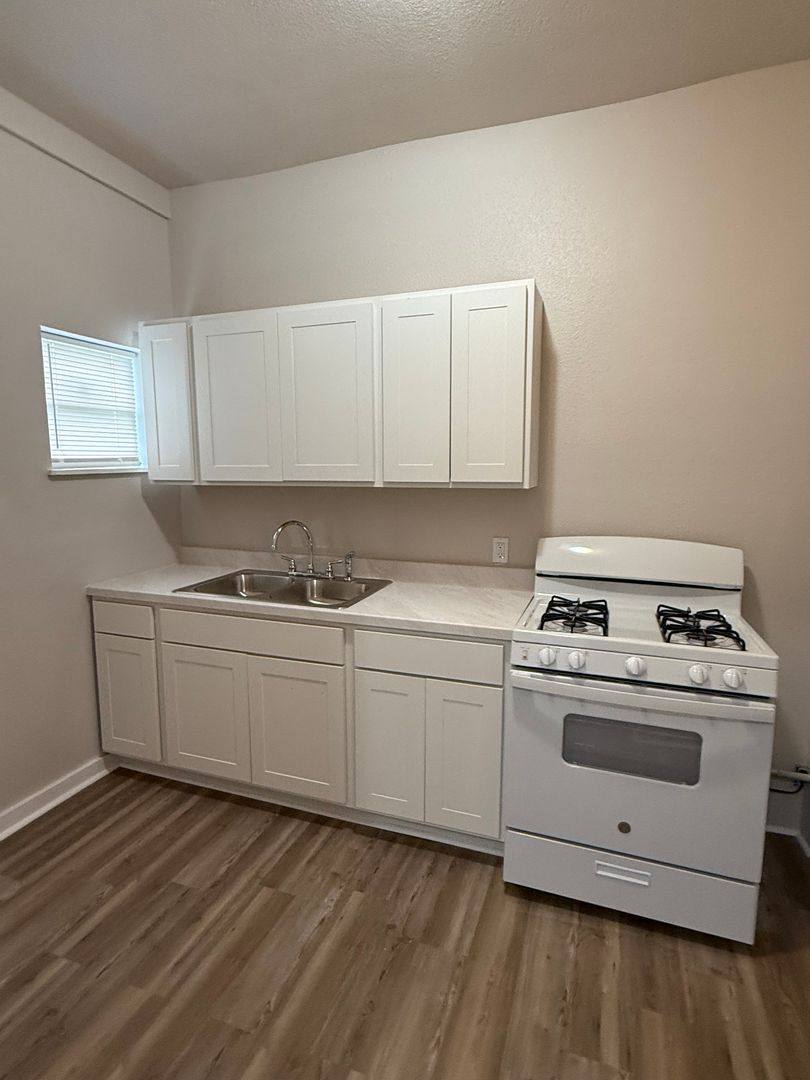 Apartment for rent at 206 E Sabine, Victoria, TX 77901