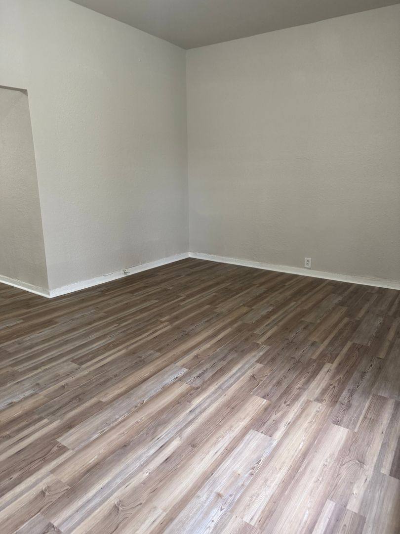 Apartment for rent at 206 E Sabine, Victoria, TX 77901