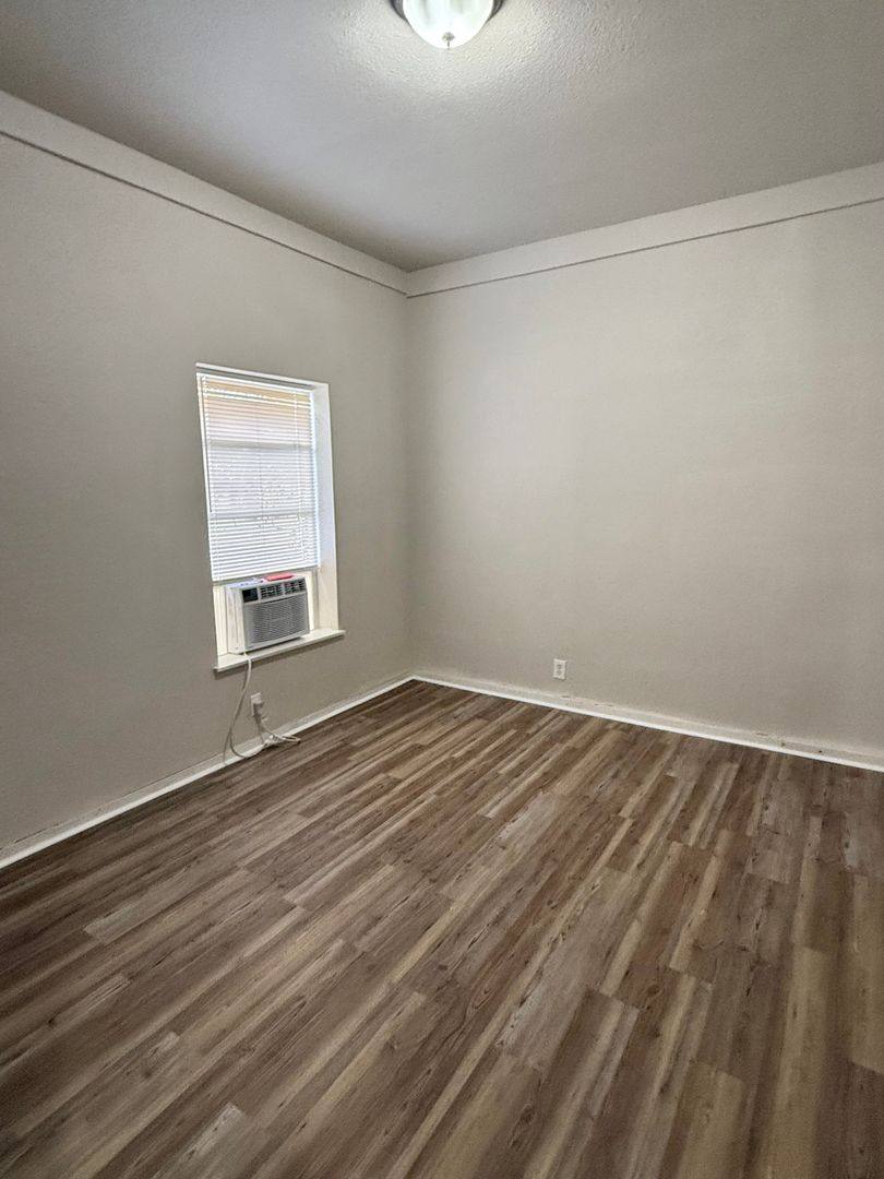 Apartment for rent at 206 E Sabine, Victoria, TX 77901