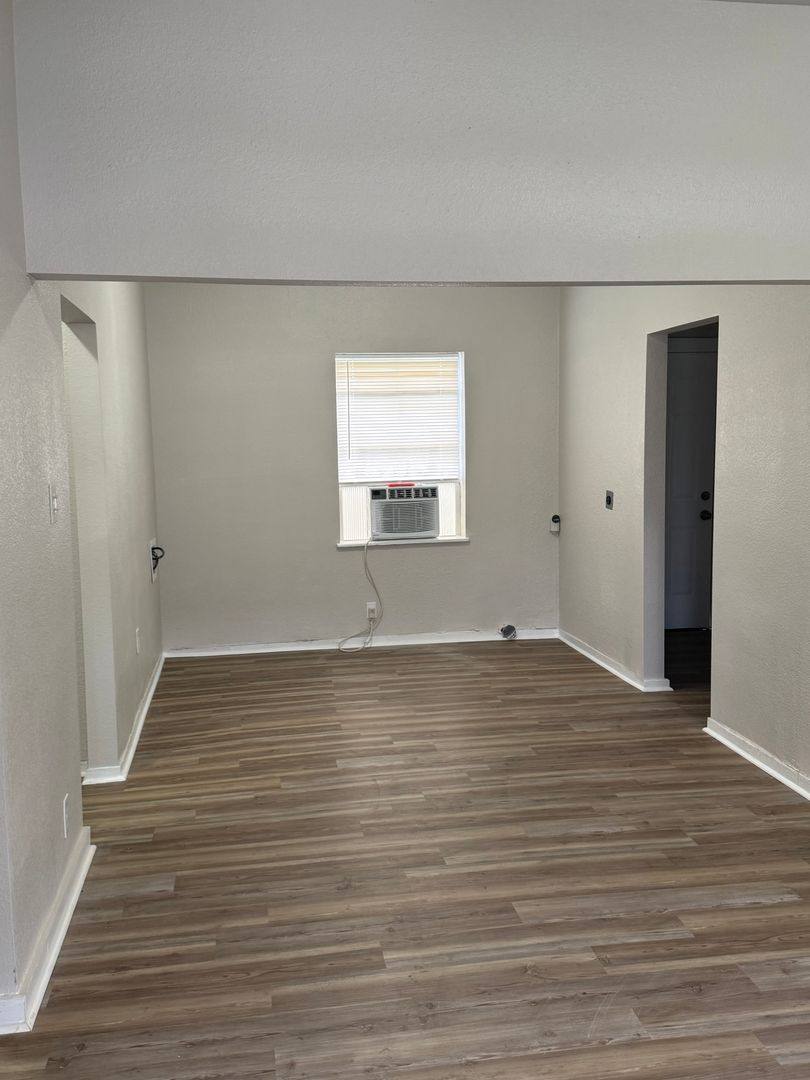 Apartment for rent at 206 E Sabine, Victoria, TX 77901
