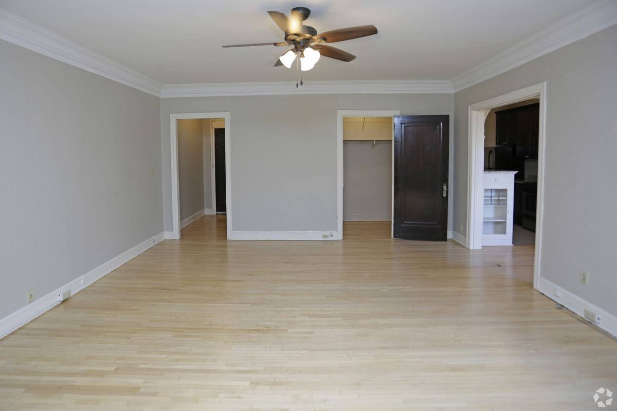 Apartment for rent at 125 Oak Grove St, Minneapolis, MN 55403