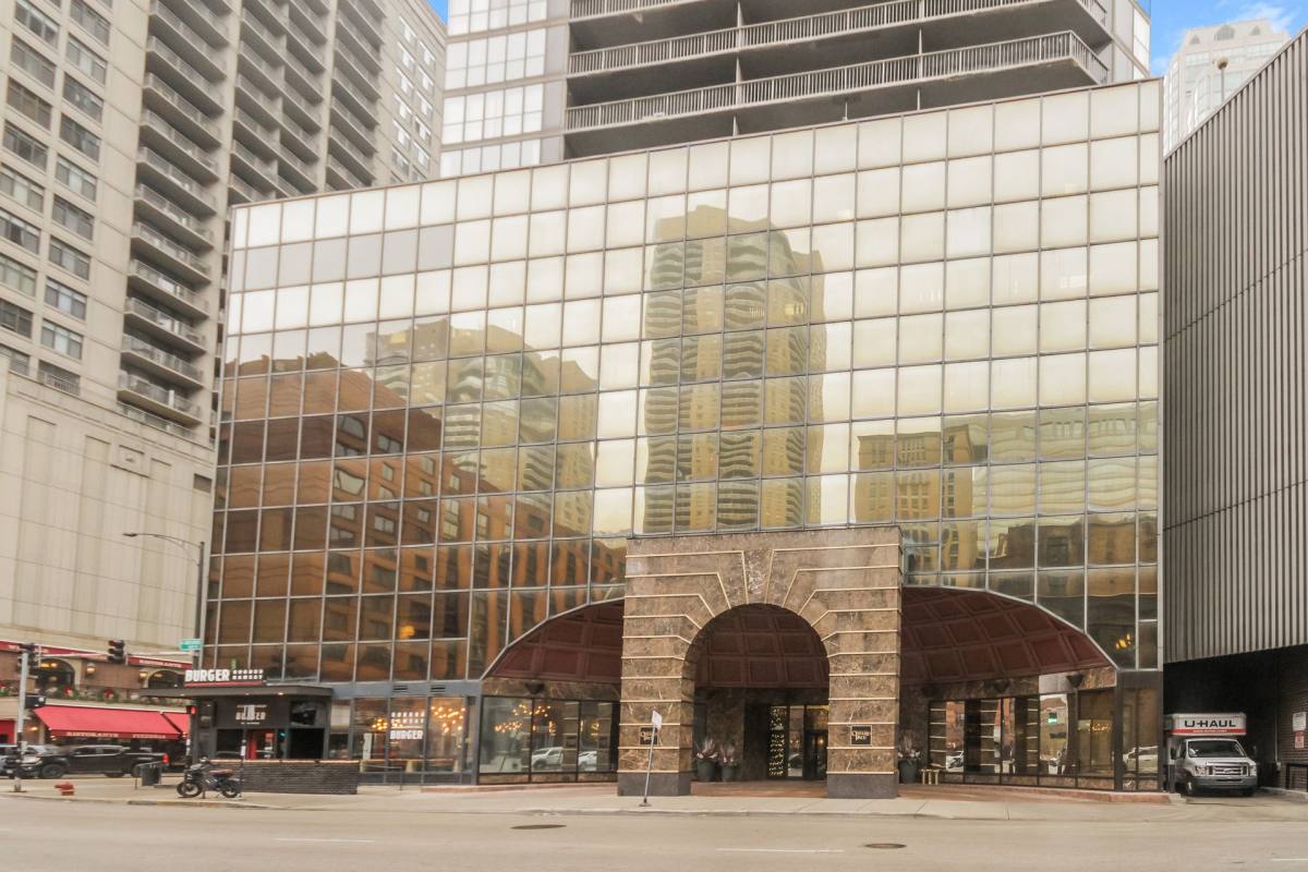 Apartment for rent at 10 E Ontario St, Chicago, IL 60611