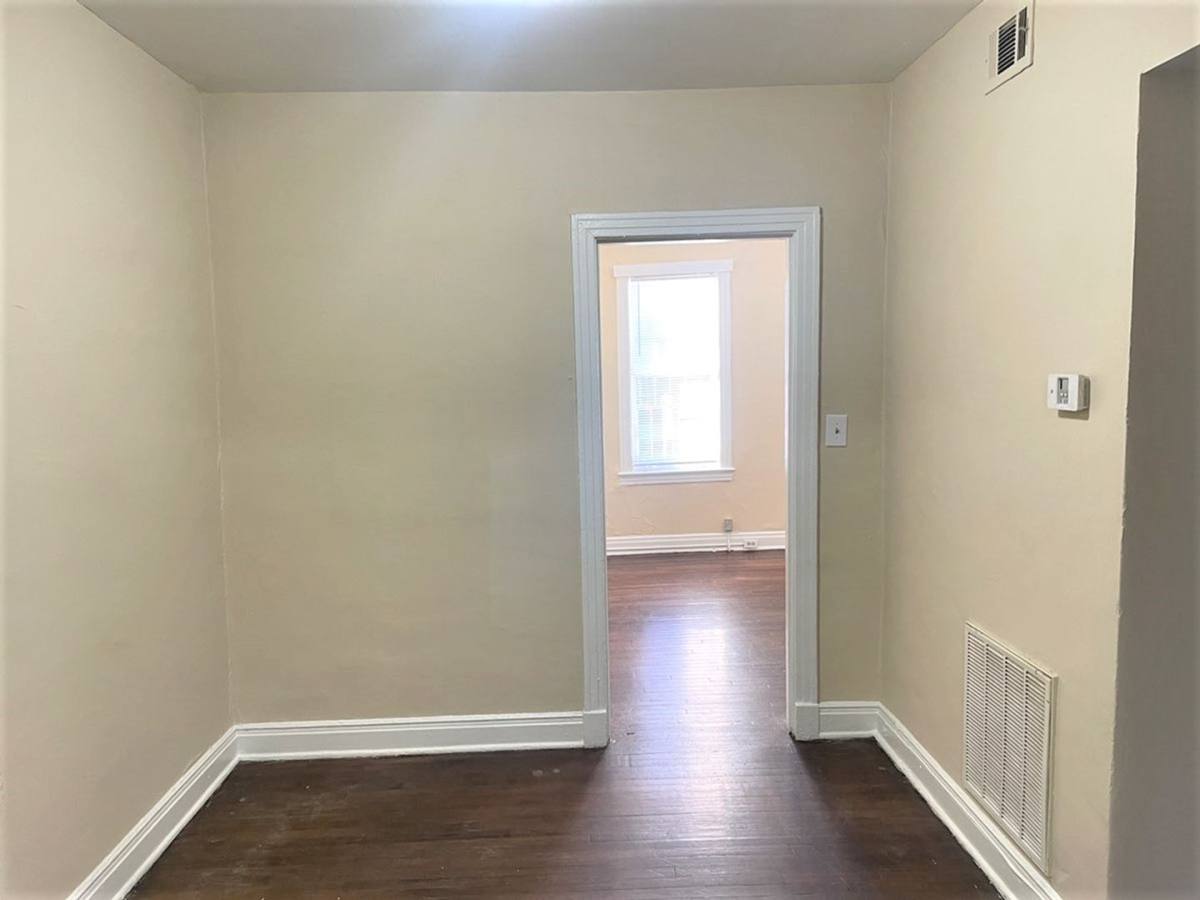 Apartment for rent at 1304 Court Ave, Memphis, TN 38104