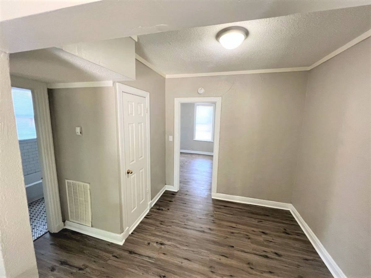Apartment for rent at 1304 Court Ave, Memphis, TN 38104