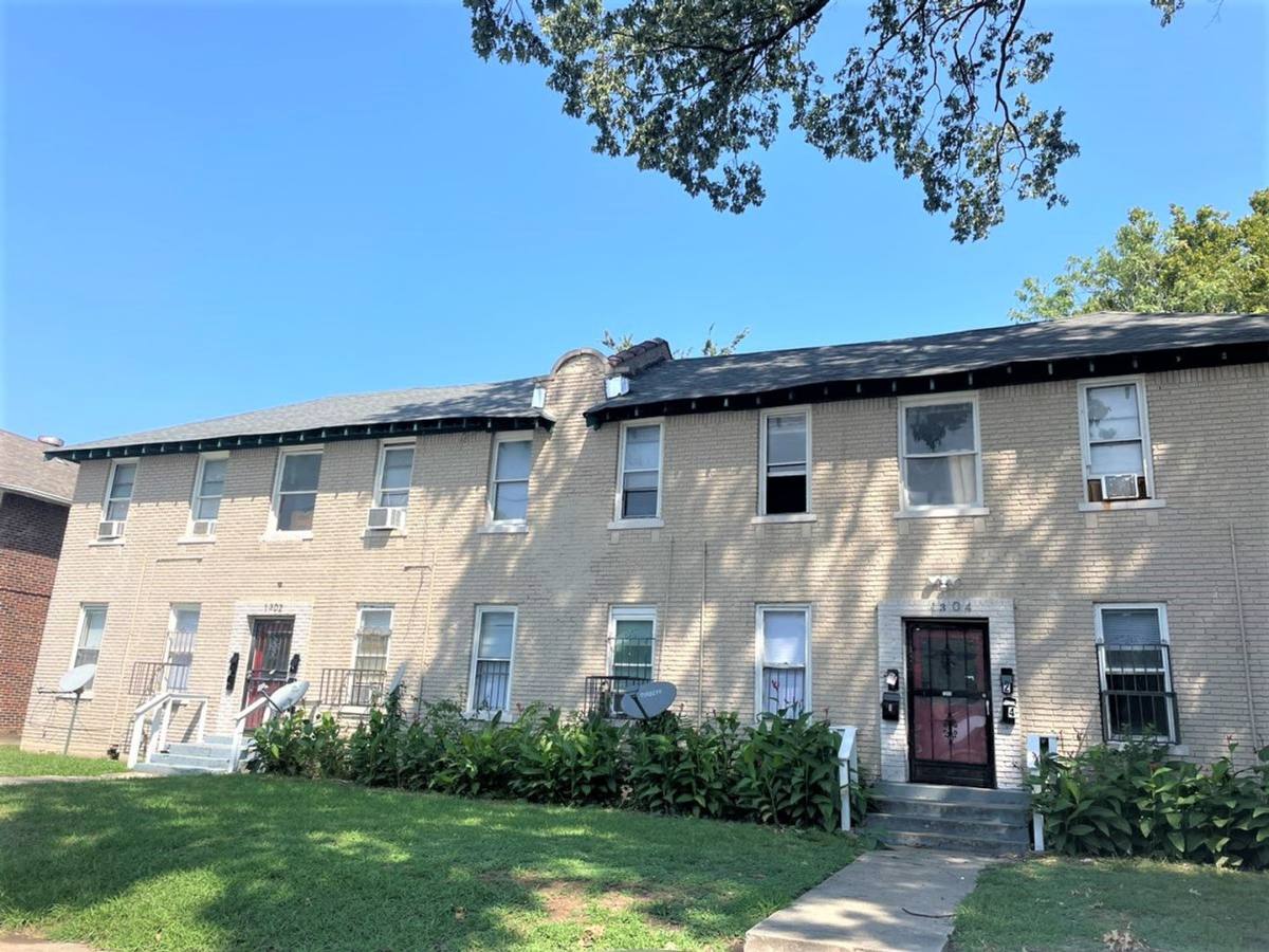 Apartment for rent at 1304 Court Ave, Memphis, TN 38104
