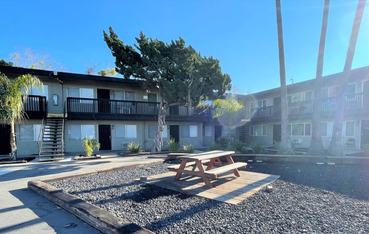 Apartment for rent at 150 Gateway Court, Stockton, CA 95207