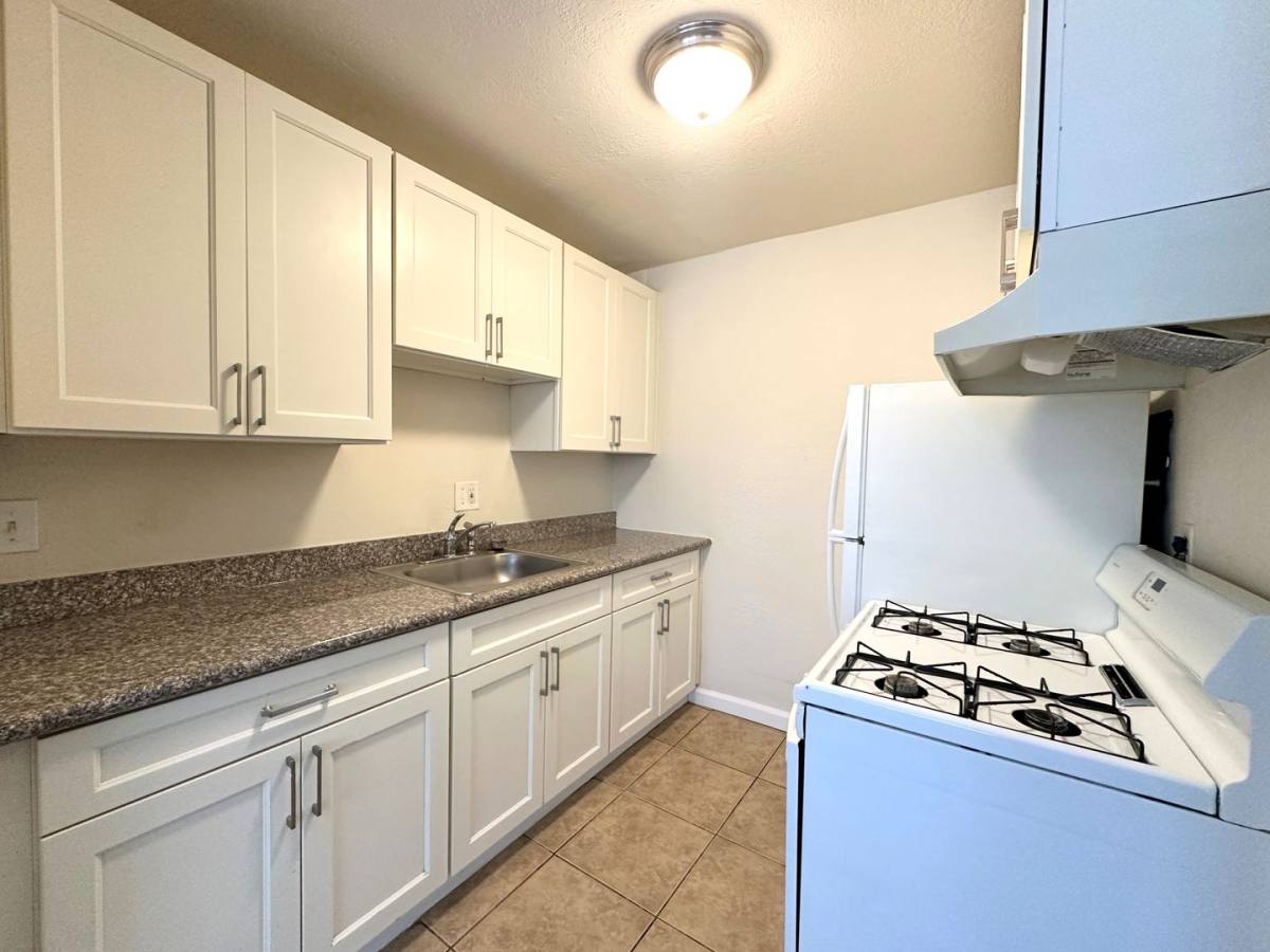 Apartment for rent at 150 Gateway Court, Stockton, CA 95207