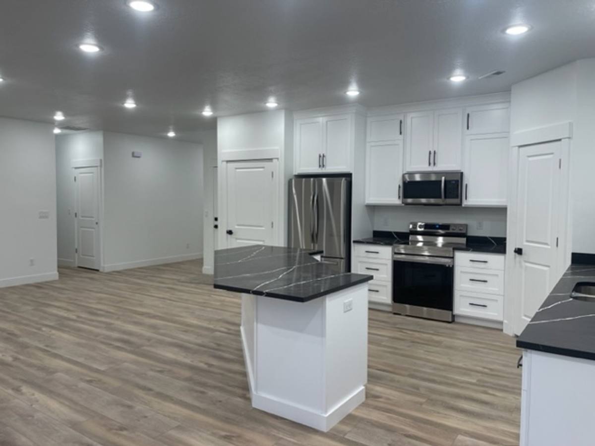 Apartment for rent at 686 W 200 S, Lindon, UT 84042