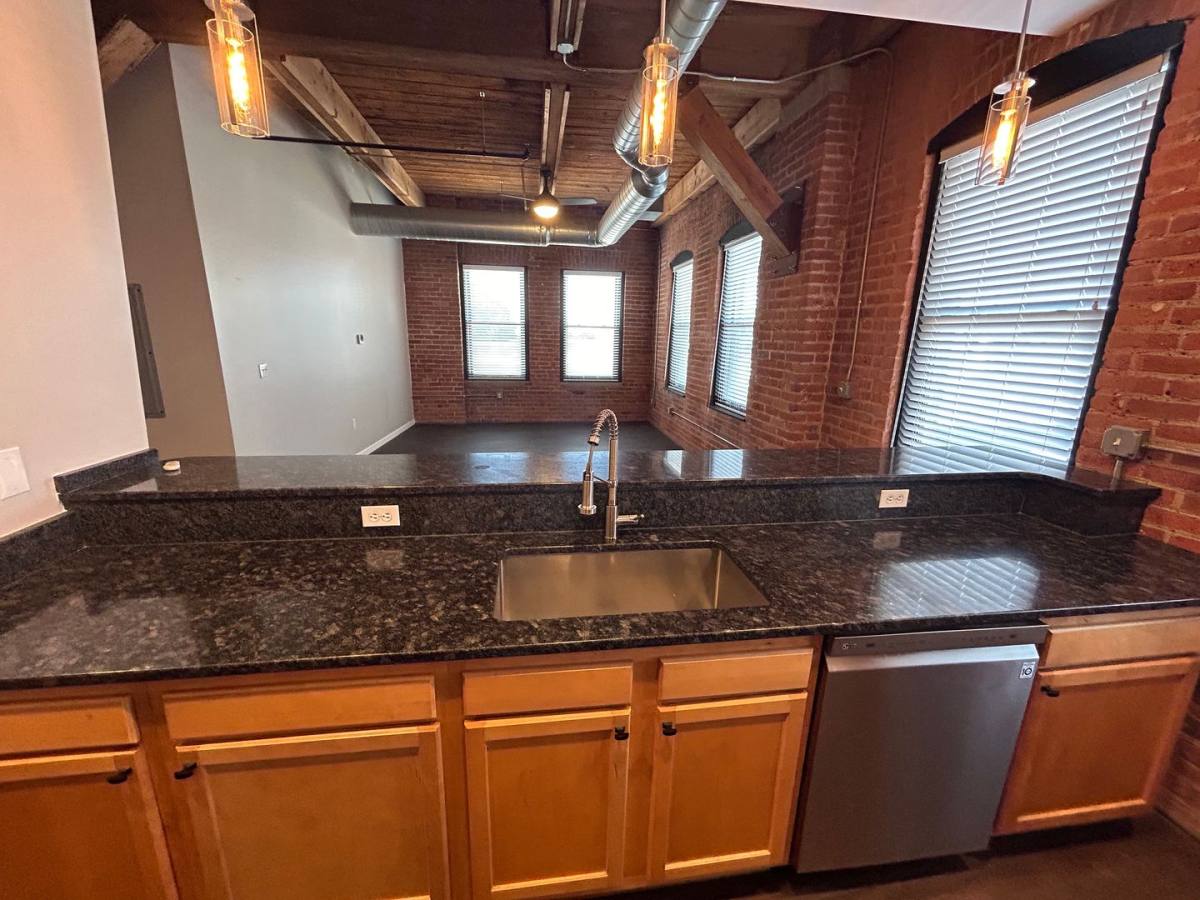 Apartment for rent at 2820 Detroit Ave, Cleveland, OH 44113
