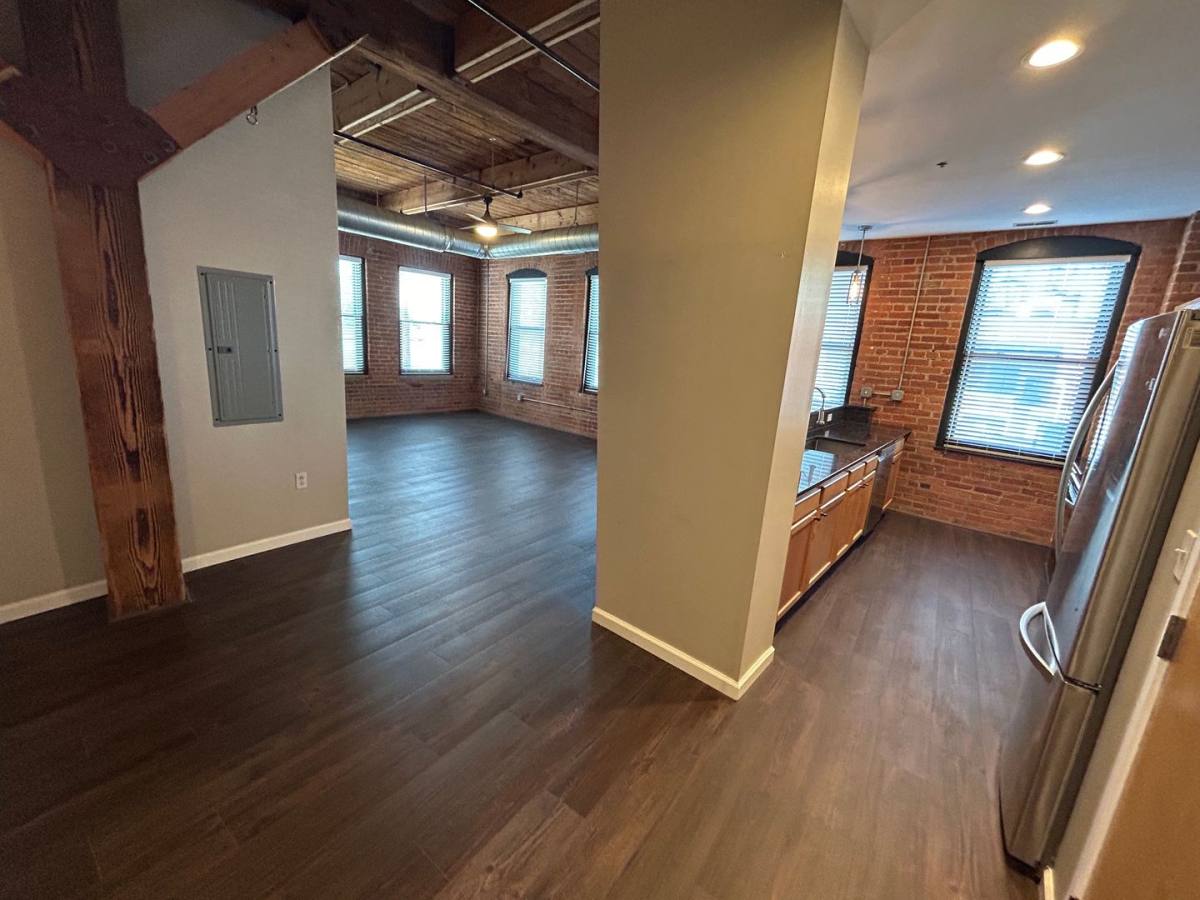 Apartment for rent at 2820 Detroit Ave, Cleveland, OH 44113
