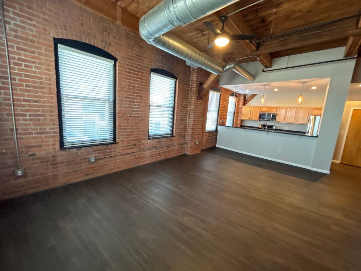 Apartment for rent at 2820 Detroit Ave, Cleveland, OH 44113