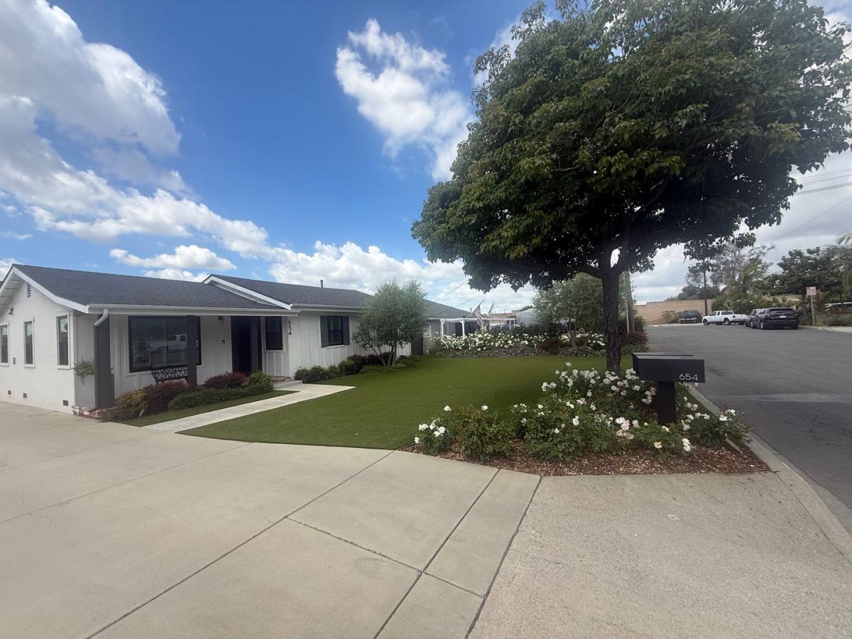 House for rent at 654 W 3rd St, Azusa, CA 91702
