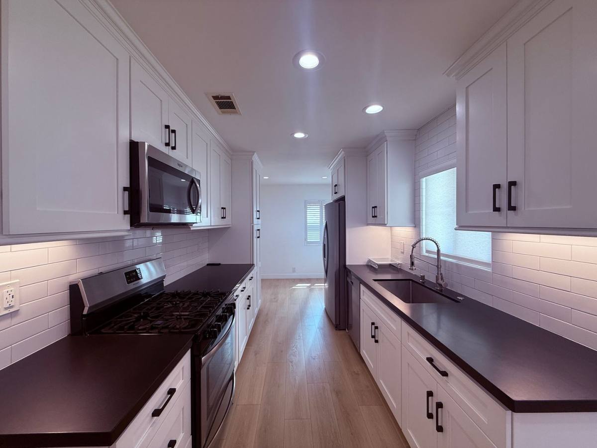 House for rent at 654 W 3rd St, Azusa, CA 91702