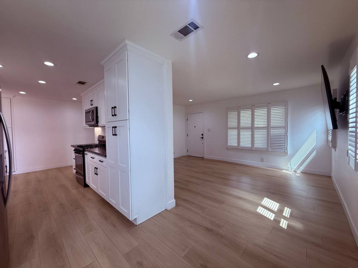 House for rent at 654 W 3rd St, Azusa, CA 91702