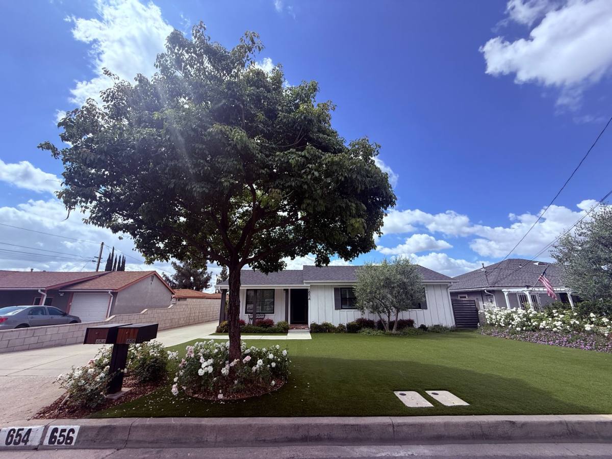 House for rent at 654 W 3rd St, Azusa, CA 91702