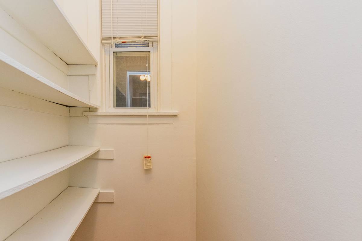 Apartment for rent at 1206 Lexington, Chicago, IL 60607