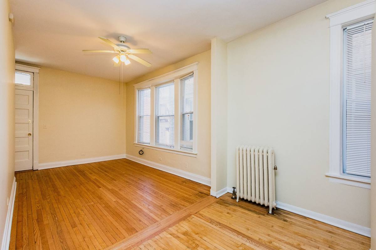 Apartment for rent at 1206 Lexington, Chicago, IL 60607