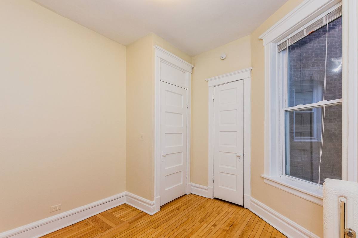 Apartment for rent at 1206 Lexington, Chicago, IL 60607