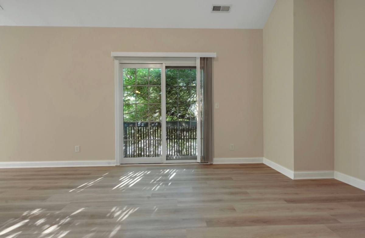 Apartment for rent at 807 E Main St, New Albany, IN 47150