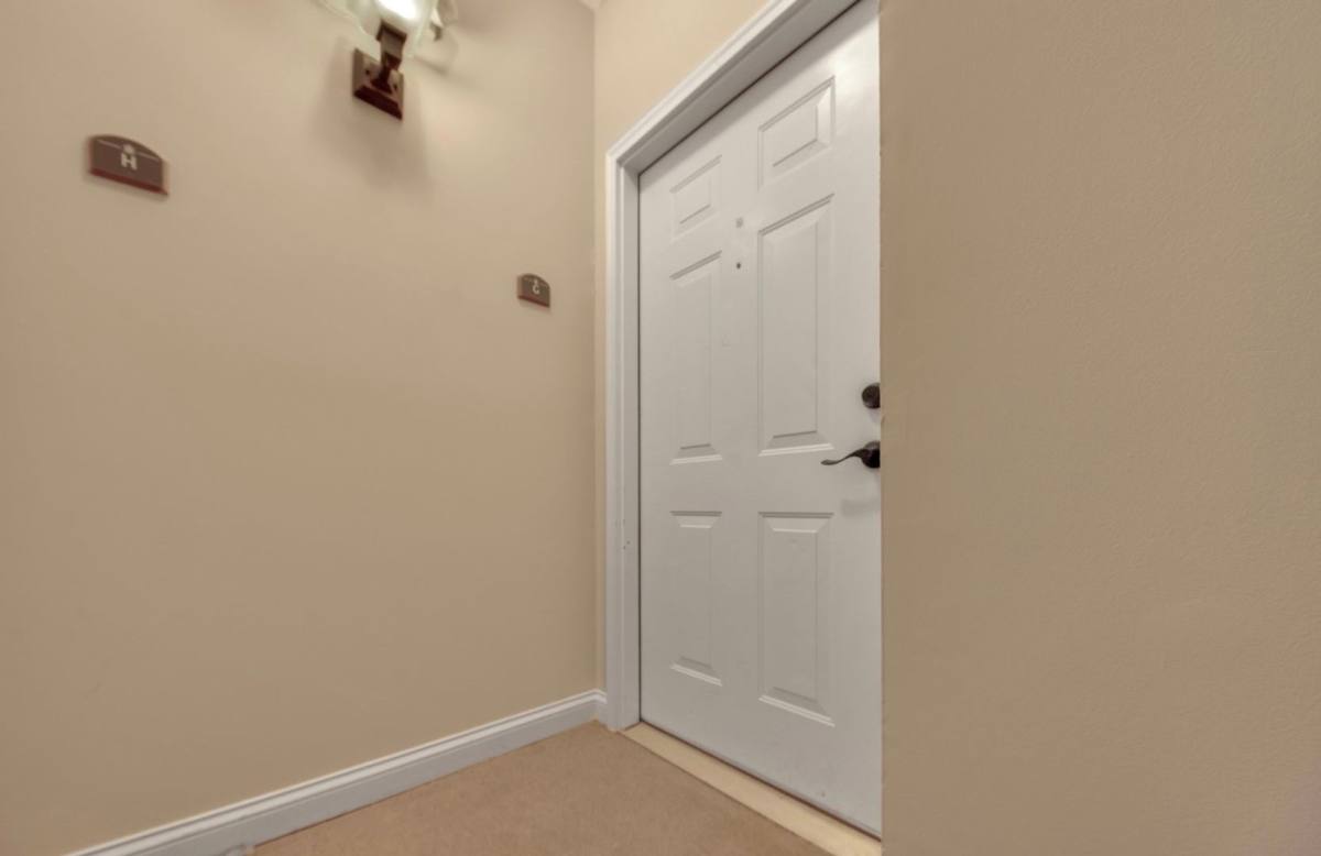 Apartment for rent at 807 E Main St, New Albany, IN 47150