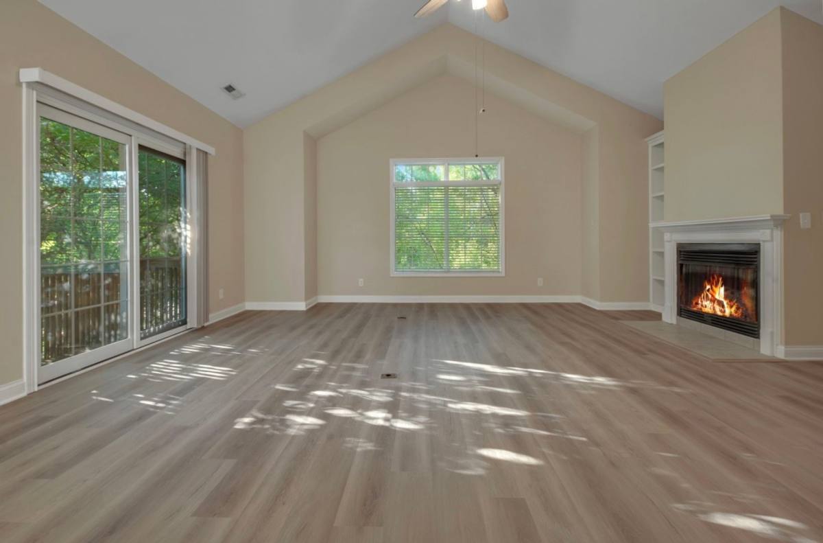 Apartment for rent at 807 E Main St, New Albany, IN 47150