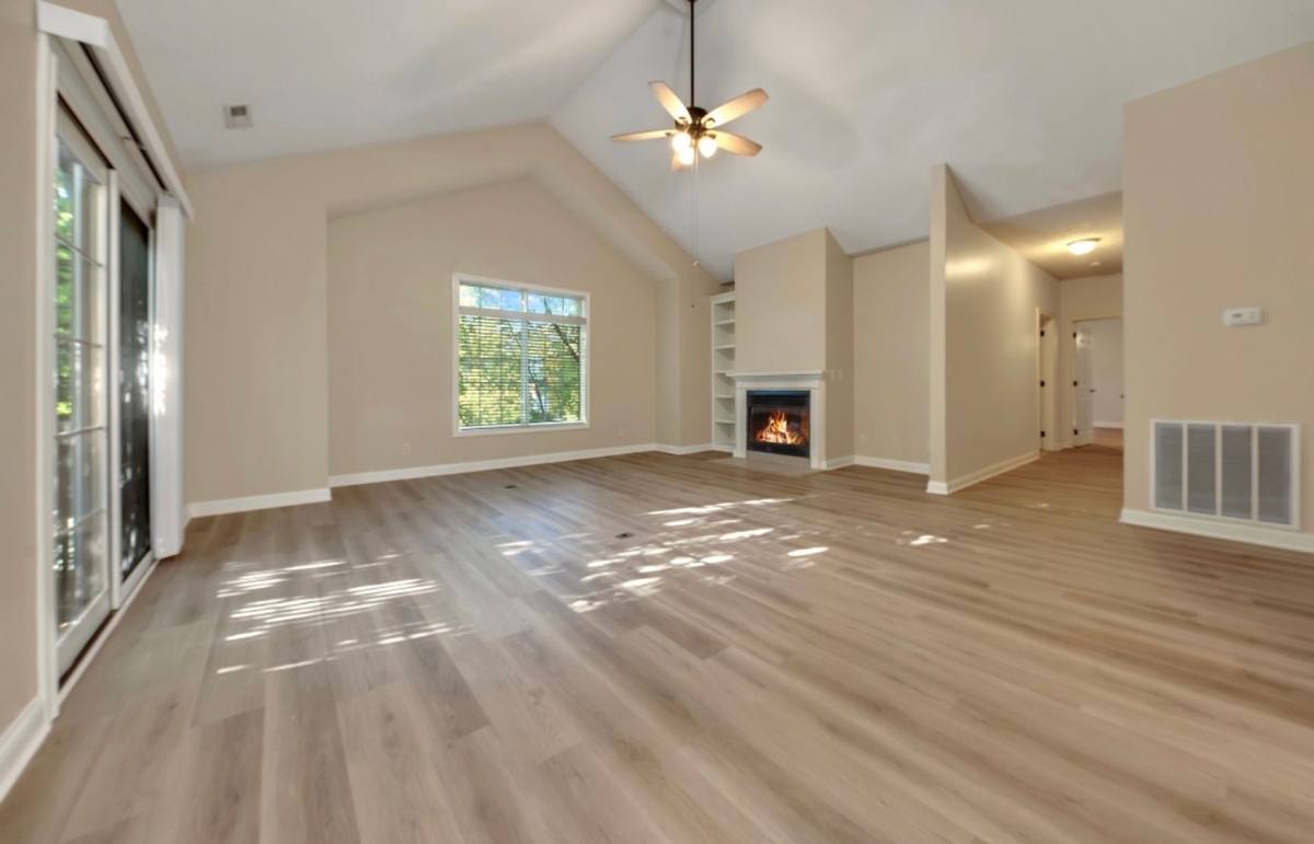 Apartment for rent at 807 E Main St, New Albany, IN 47150