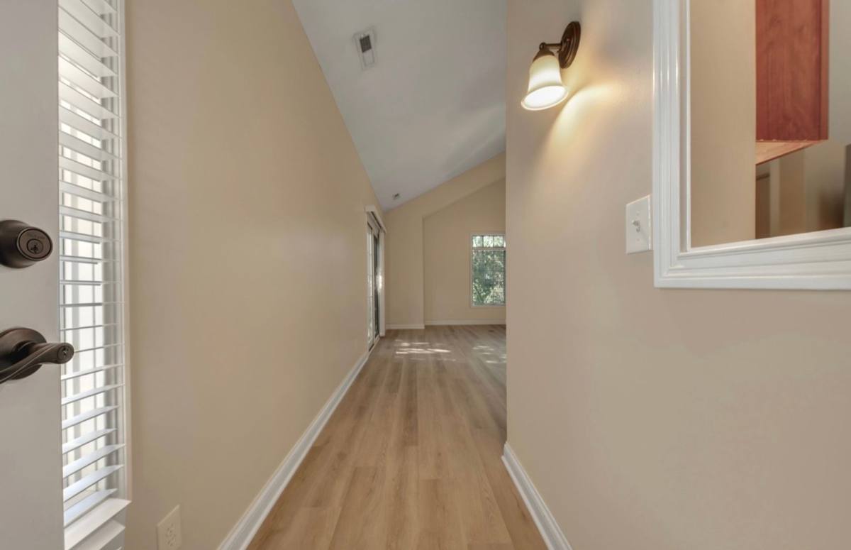 Apartment for rent at 807 E Main St, New Albany, IN 47150