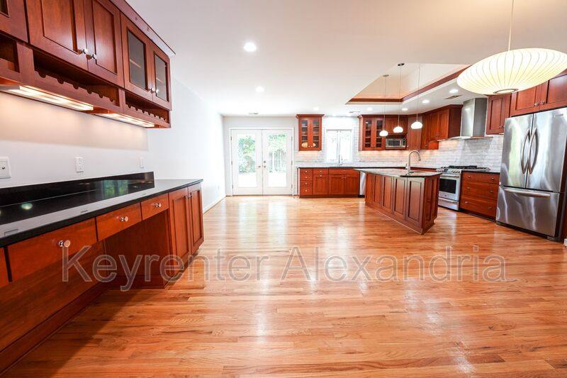 House for rent at 906 Neal Dr, Alexandria, VA 22308