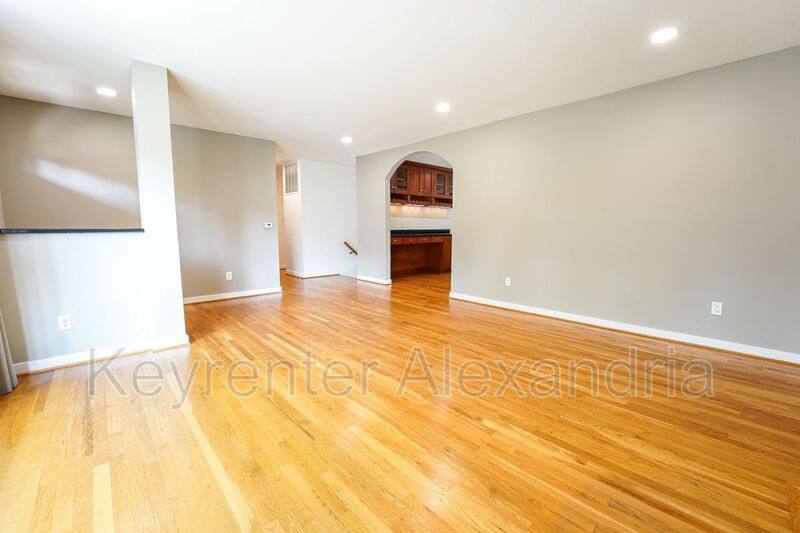 House for rent at 906 Neal Dr, Alexandria, VA 22308