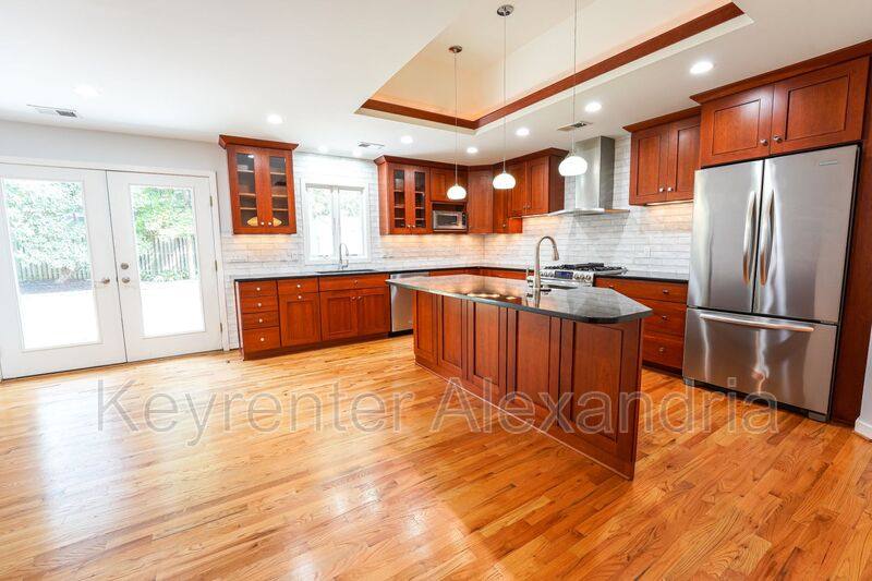 House for rent at 906 Neal Dr, Alexandria, VA 22308