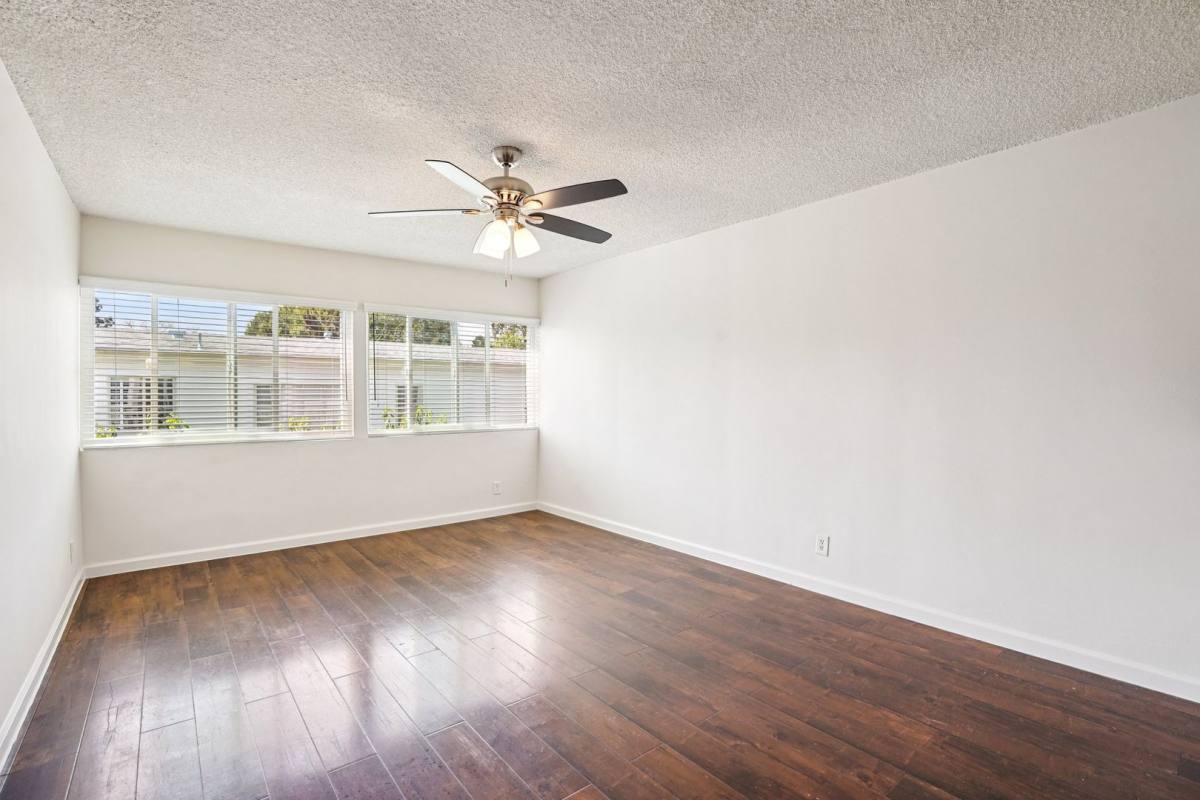 Apartment for rent at 3715 W 27th St, Los Angeles, CA 90018
