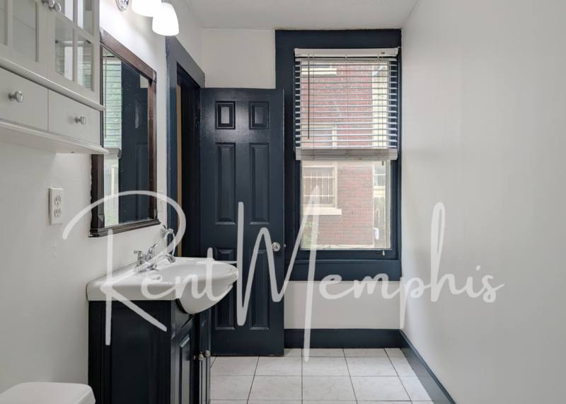 Apartment for rent at 302 Garland St #2, Memphis, TN 38104
